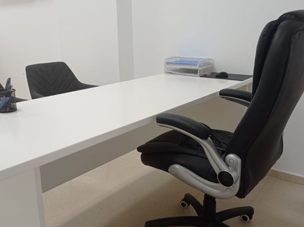 Despacho de atención terapéutica en Clínica Efficiens, clínica de adicciones en Córdoba